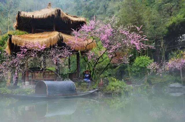 一个只有20多户人家的神秘村寨，却霸占了中国四大顶级美景