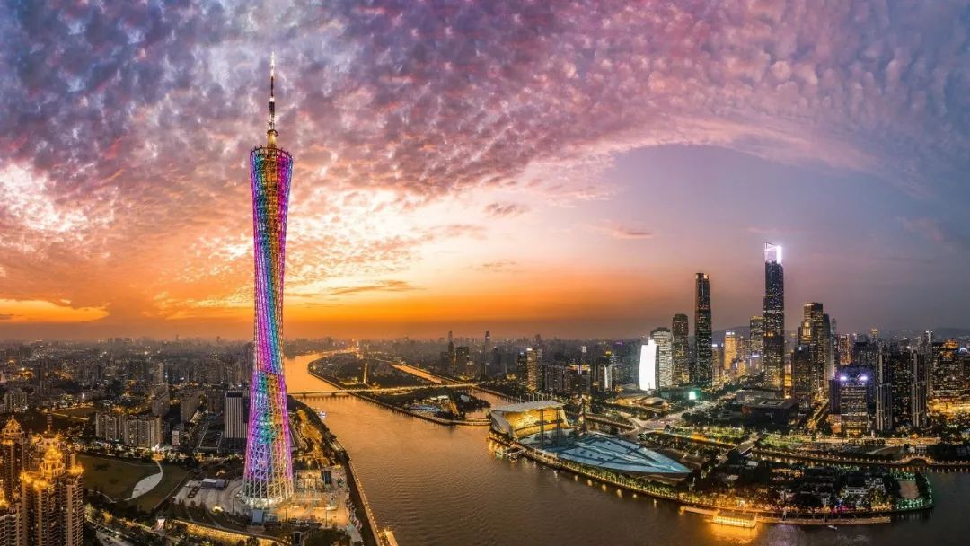 我想陪你，从旭日初升到月光皎洁