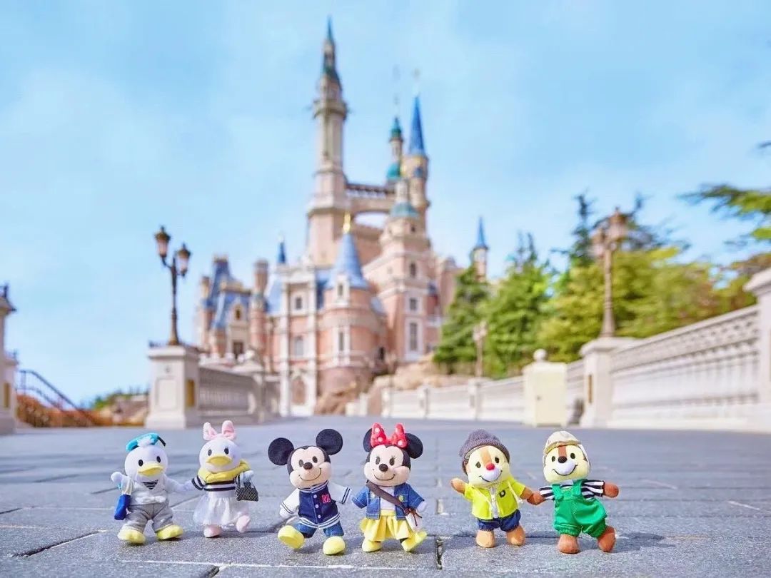 暑假前速来错峰游园，乐园刮起了“西瓜风”和“彩色风”